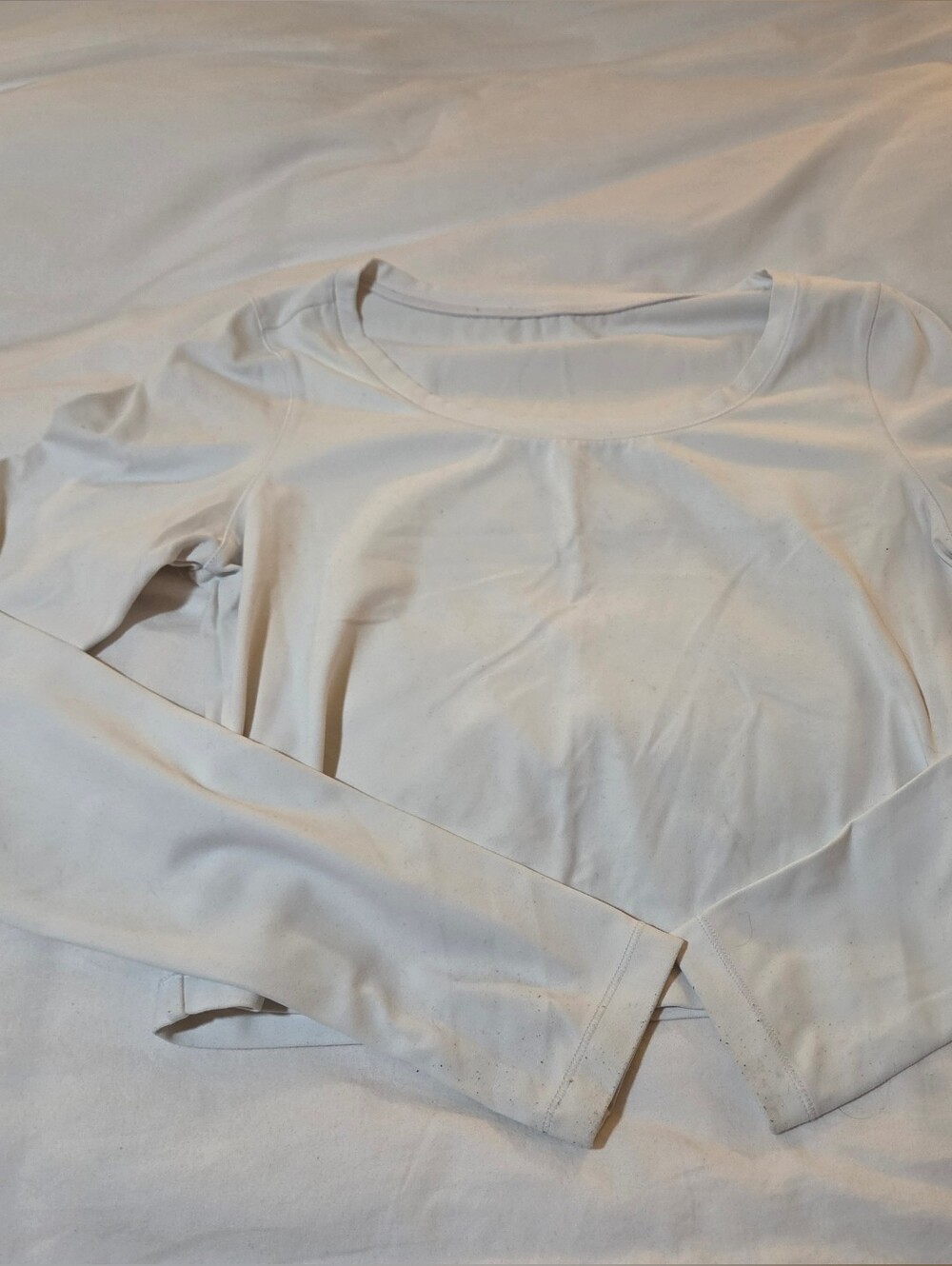 CRZ YOGA White Long Sleeve Scoop Neck Top W/ Thumb Holes